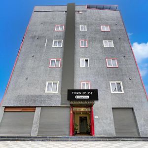 Super Townhouse Tirupati
